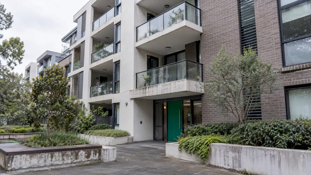 Australian Investment Property Analysis: Strata and Overlay Risks